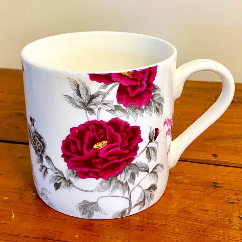 PORTOBELLO BY INSPIRE - Fine China Rose Mug